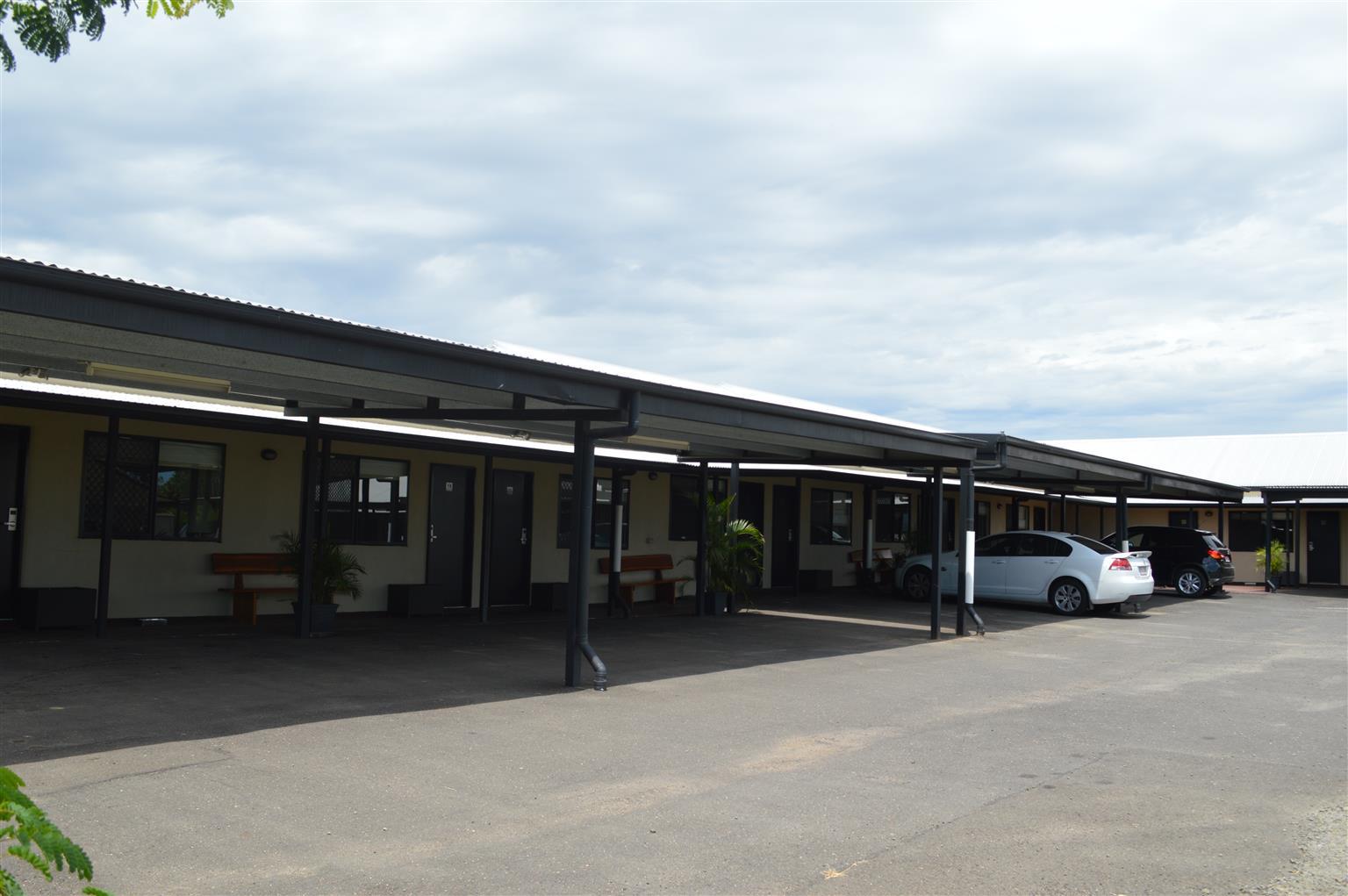 Injune Motor Inn Exterior photo